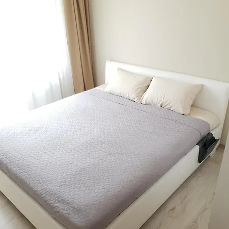 דירה Ezerkrats Kempes 28
